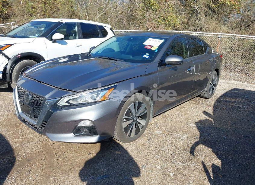 Photo 2 of 2022 Nissan Altima SL FWD (VIN 1N4BL4EV6NN411589)
