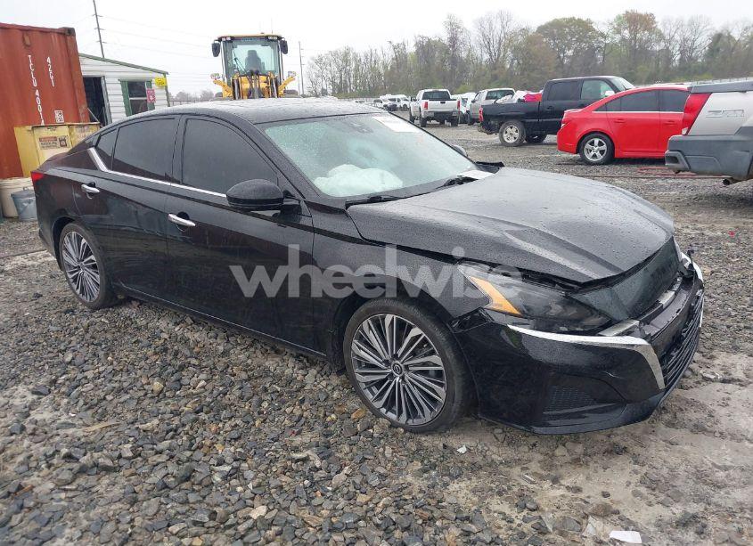 2023 Nissan Altima SL FWD (VIN 1N4BL4EV6PN321829) main photo