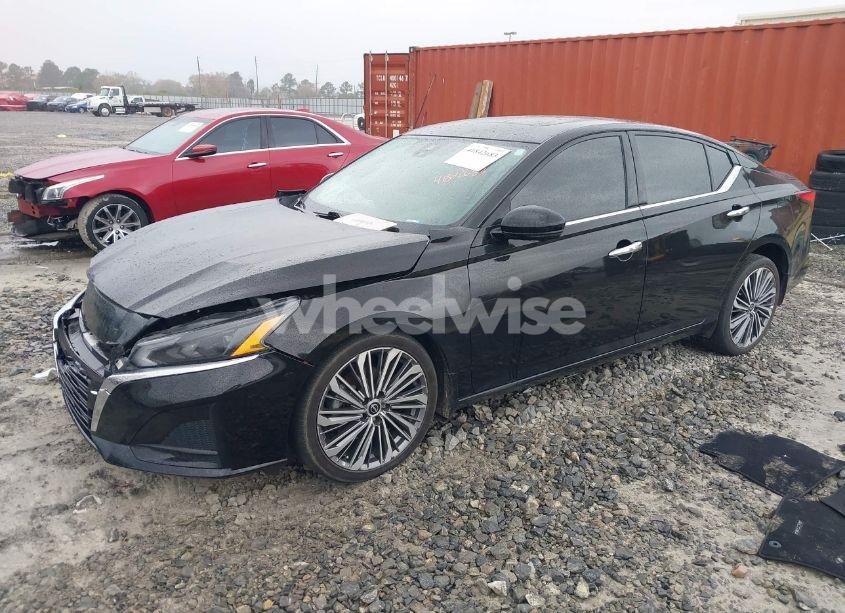 Photo 2 of 2023 Nissan Altima SL FWD (VIN 1N4BL4EV6PN321829)