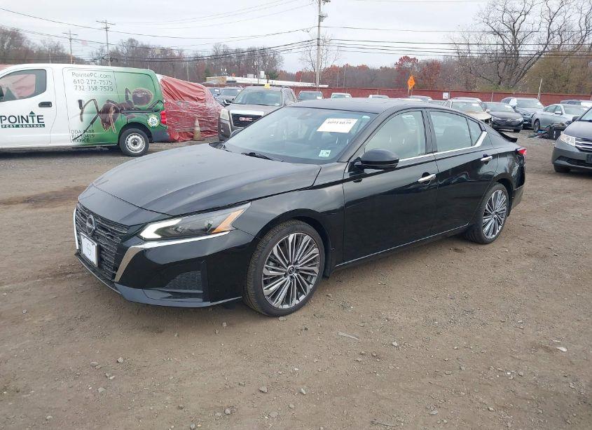 Photo 2 of 2023 Nissan Altima SL FWD (VIN 1N4BL4EV6PN424135)