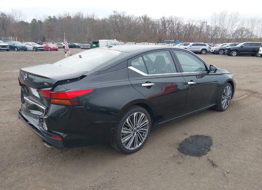 Photo 4 of 2023 Nissan Altima SL FWD (VIN 1N4BL4EV6PN424135)