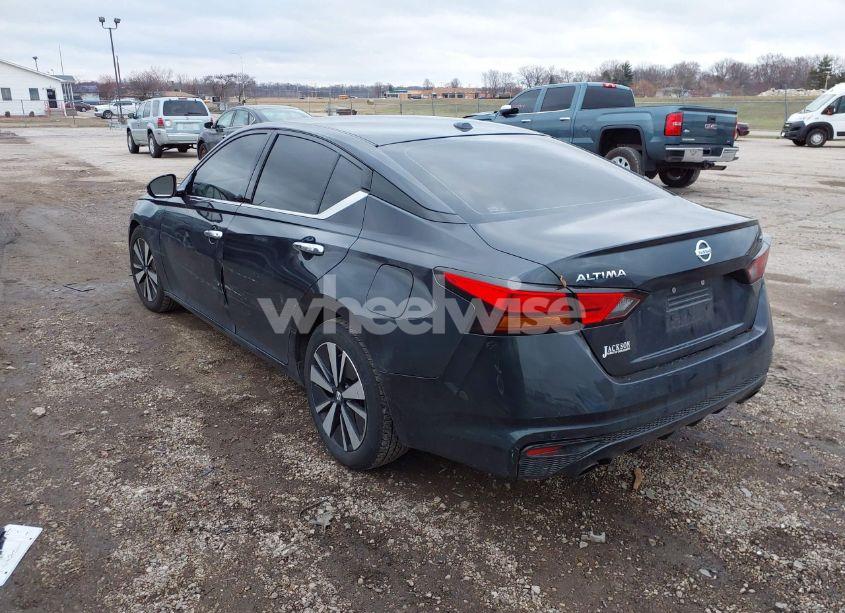 Photo 3 of 2020 Nissan Altima SL FWD (VIN 1N4BL4EV7LC164561)