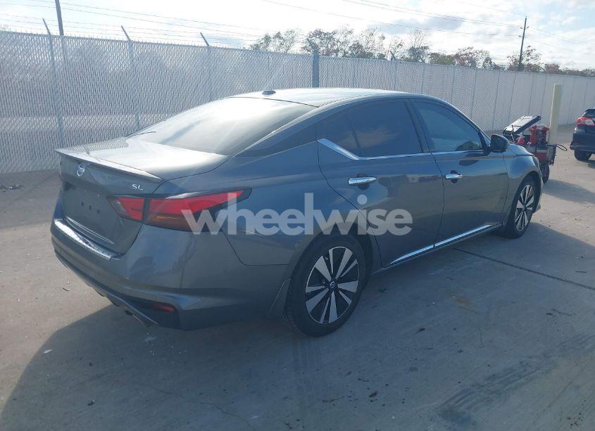 Photo 4 of 2020 Nissan Altima SL FWD (VIN 1N4BL4EV7LN318528)