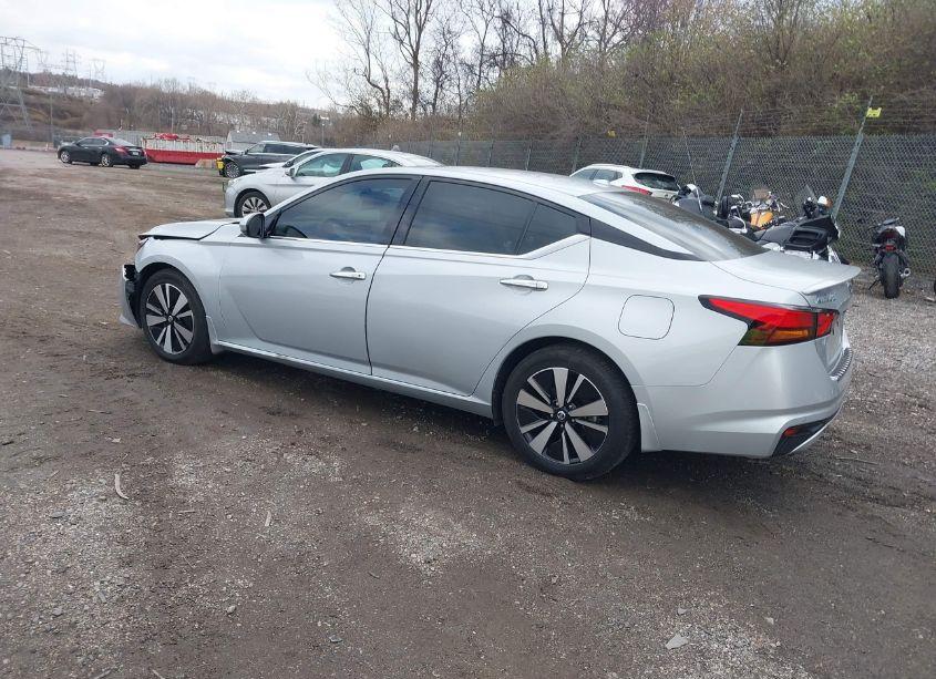 Photo 3 of 2022 Nissan Altima SL FWD (VIN 1N4BL4EV7NN413397)