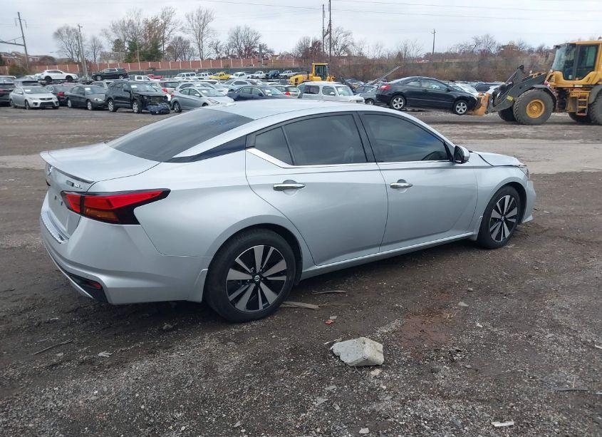 Photo 4 of 2022 Nissan Altima SL FWD (VIN 1N4BL4EV7NN413397)