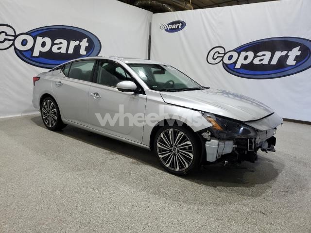 Photo 10 of 2023 NISSAN ALTIMA SL (VIN 1N4BL4EV7PN315974)
