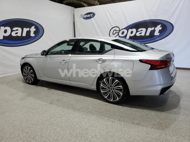 Photo 4 of 2023 NISSAN ALTIMA SL (VIN 1N4BL4EV7PN315974)