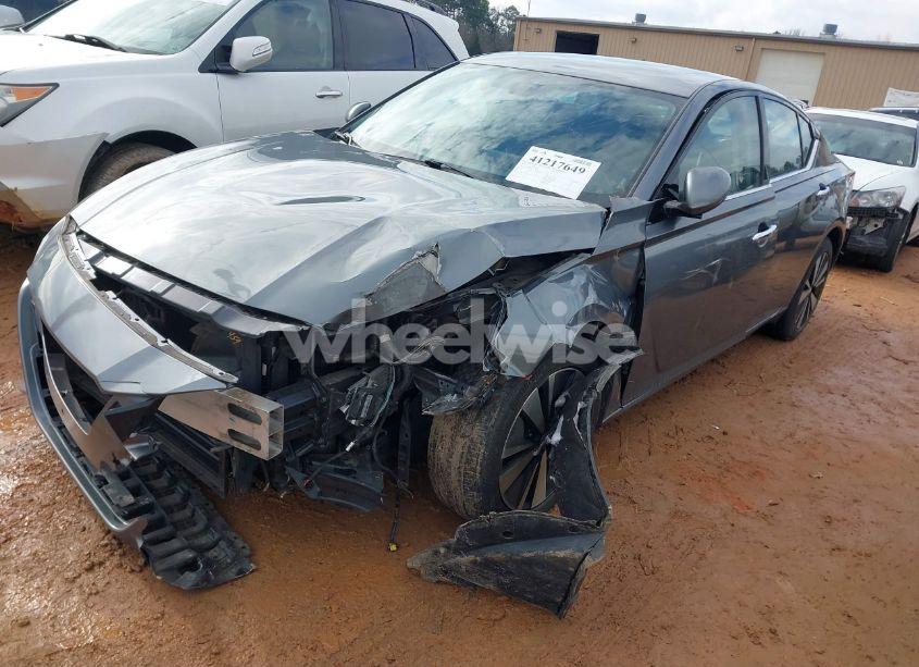 Photo 2 of 2019 Nissan Altima SL (VIN 1N4BL4EV8KC205391)