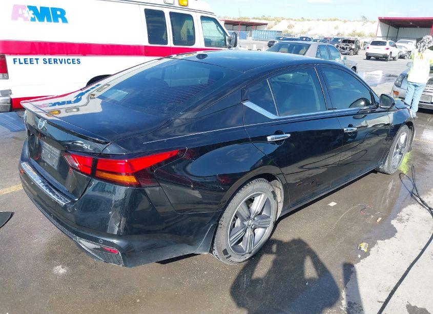 Photo 4 of 2021 Nissan Altima SL FWD (VIN 1N4BL4EV8MN326672)