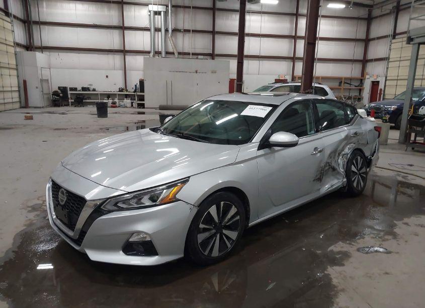 Photo 2 of 2019 Nissan Altima 2.5 SL (VIN 1N4BL4EV9KC241641)