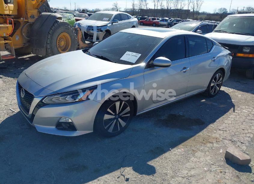 Photo 2 of 2020 Nissan Altima SL FWD (VIN 1N4BL4EV9LC153268)