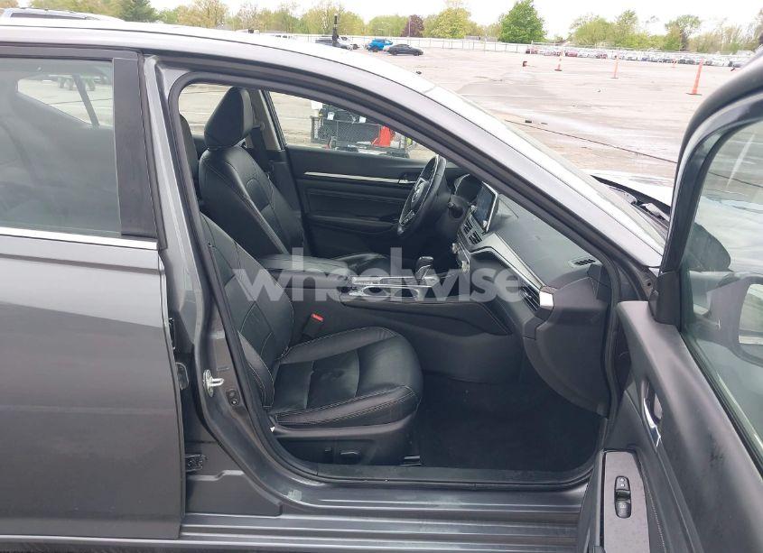 Photo 5 of 2020 Nissan Altima SL FWD (VIN 1N4BL4EV9LN301603)