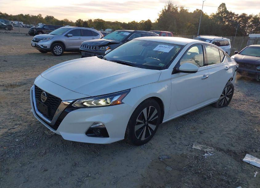 Photo 2 of 2021 Nissan Altima SL FWD (VIN 1N4BL4EV9MN316796)