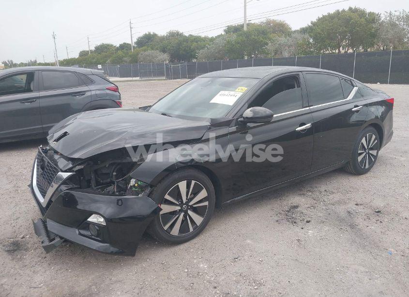 Photo 2 of 2019 Nissan Altima 2.5 SL (VIN 1N4BL4EVXKC202816)