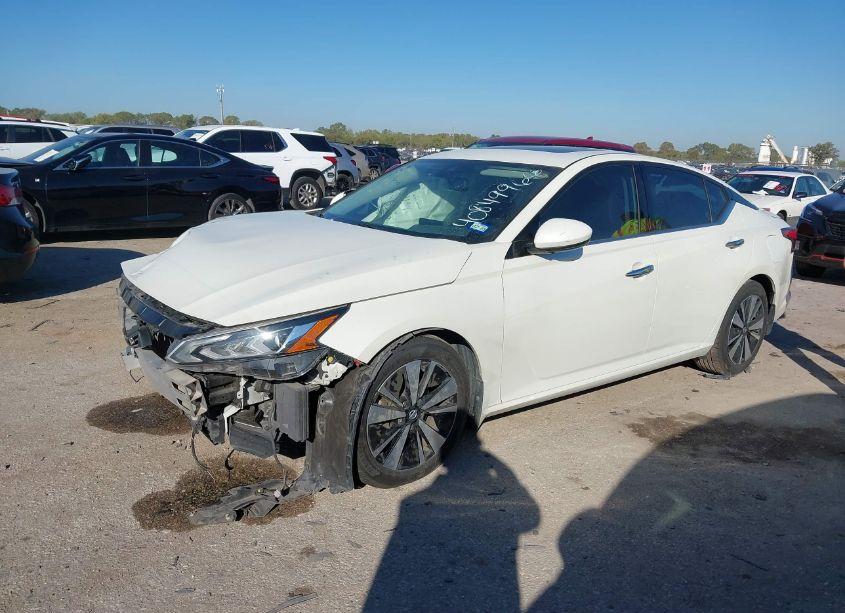 Photo 2 of 2019 Nissan Altima 2.5 SL (VIN 1N4BL4EVXKC216201)