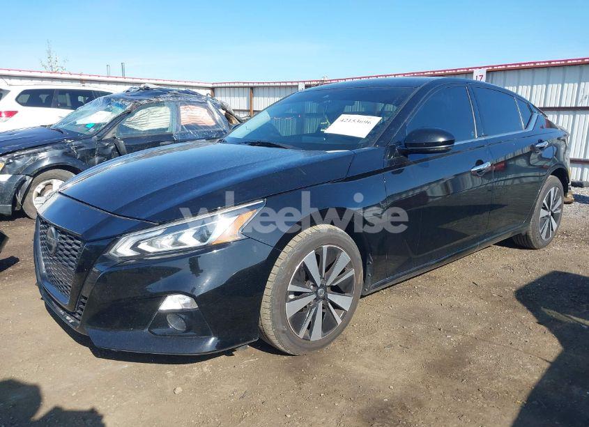 Photo 2 of 2020 Nissan Altima SL FWD (VIN 1N4BL4EVXLC147124)