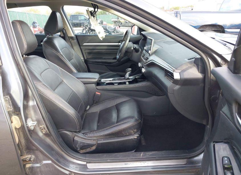 Photo 5 of 2022 Nissan Altima SL FWD (VIN 1N4BL4EVXNN397857)