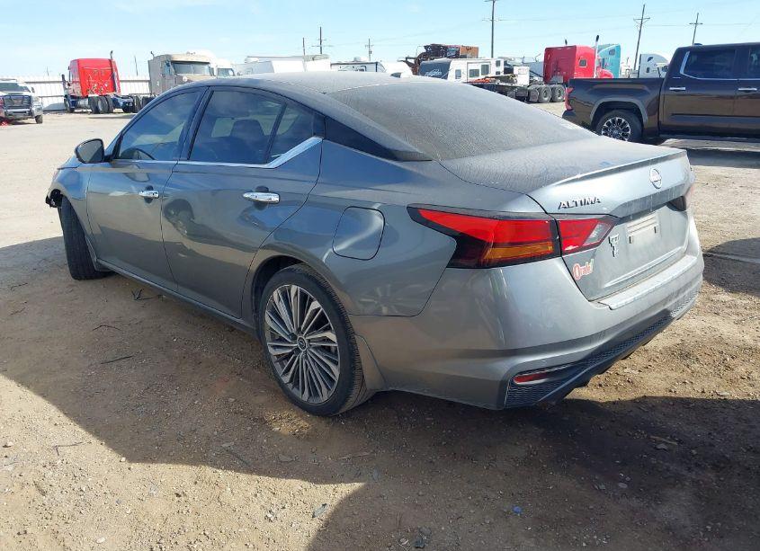 Photo 3 of 2023 Nissan Altima SL (VIN 1N4BL4EVXPN351500)