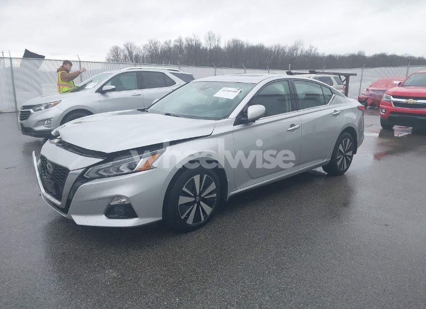 Photo 2 of 2019 Nissan Altima 2.5 SL (VIN 1N4BL4EW2KC196700)