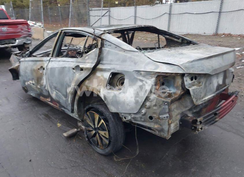 Photo 3 of 2021 Nissan Altima SL INTELLIGENT AWD (VIN 1N4BL4EW2MN349678)