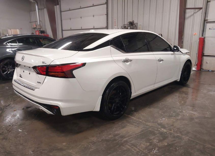 Photo 4 of 2022 Nissan Altima SL INTELLIGENT AWD (VIN 1N4BL4EW2NN422064)