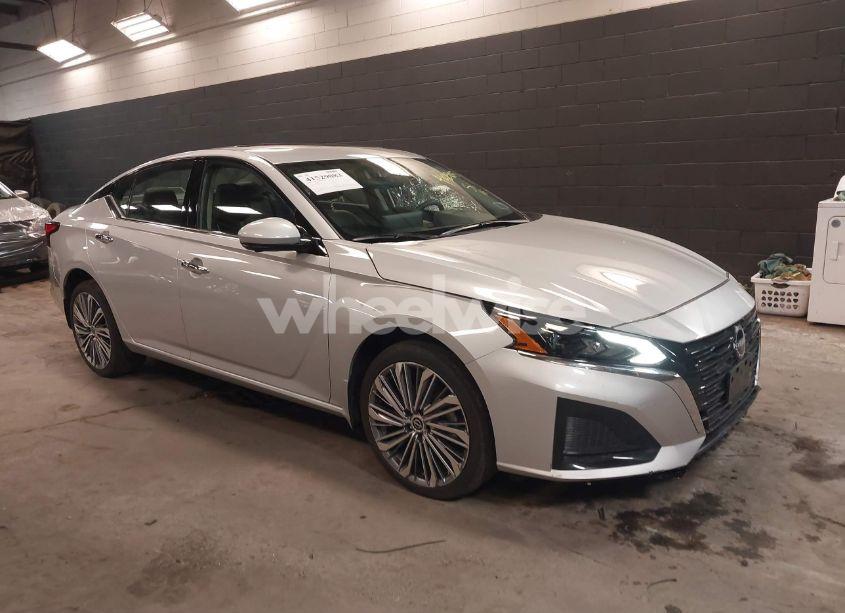 2024 Nissan Altima 2.5 SL (VIN 1N4BL4EW4RN332467) main photo