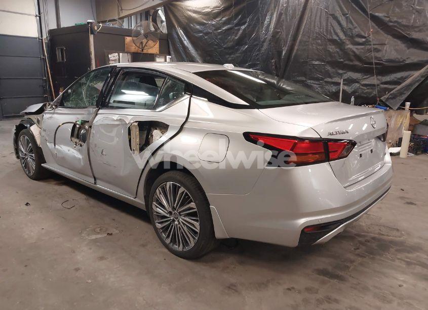 Photo 3 of 2024 Nissan Altima 2.5 SL (VIN 1N4BL4EW4RN332467)