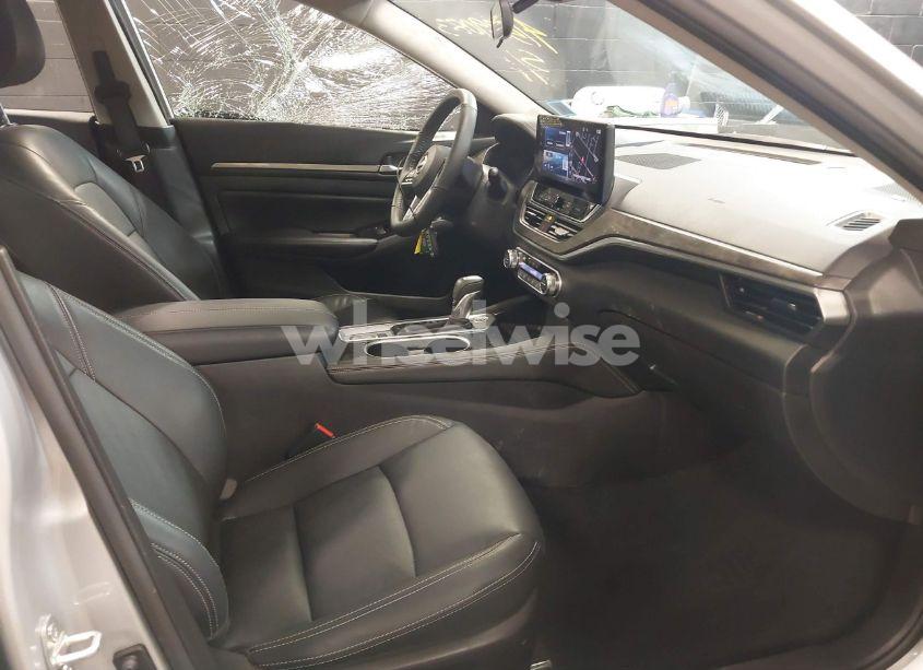 Photo 5 of 2024 Nissan Altima 2.5 SL (VIN 1N4BL4EW4RN332467)