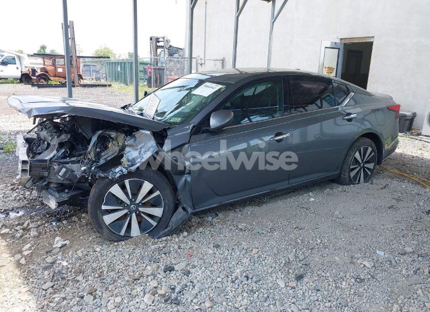 Photo 2 of 2019 Nissan Altima 2.5 SL (VIN 1N4BL4EW9KC133318)