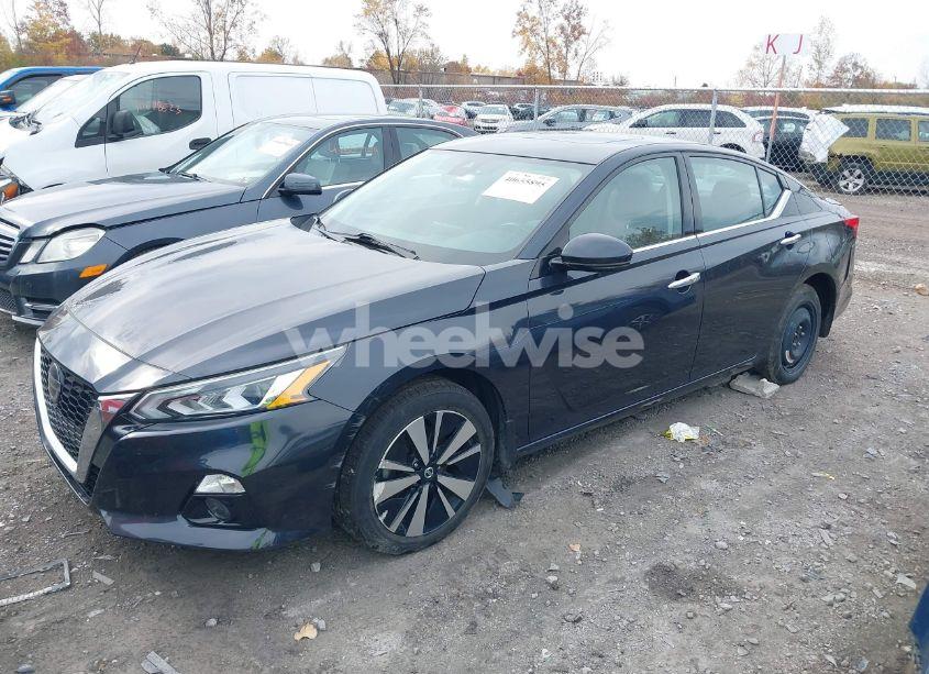 Photo 2 of 2019 Nissan Altima 2.5 SL (VIN 1N4BL4EWXKC201271)