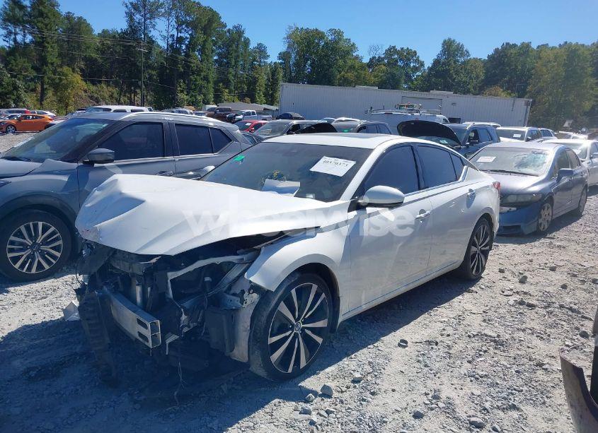 Photo 2 of 2020 Nissan Altima PLATINUM FWD (VIN 1N4BL4FV3LC226469)