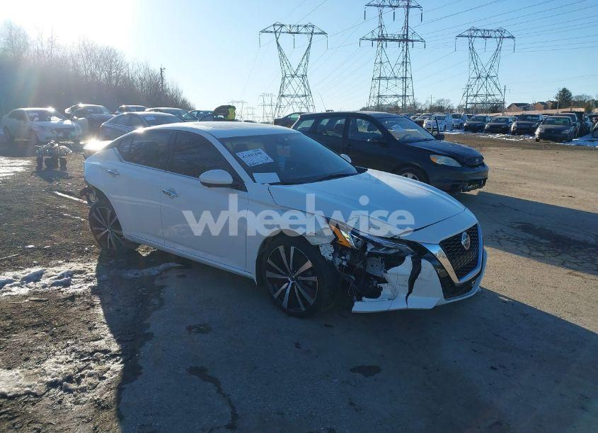 2020 Nissan Altima PLATINUM FWD (VIN 1N4BL4FV3LN304396) main photo