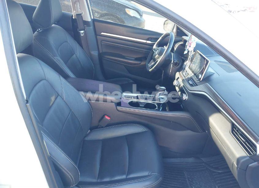 Photo 5 of 2020 Nissan Altima PLATINUM FWD (VIN 1N4BL4FV3LN304396)