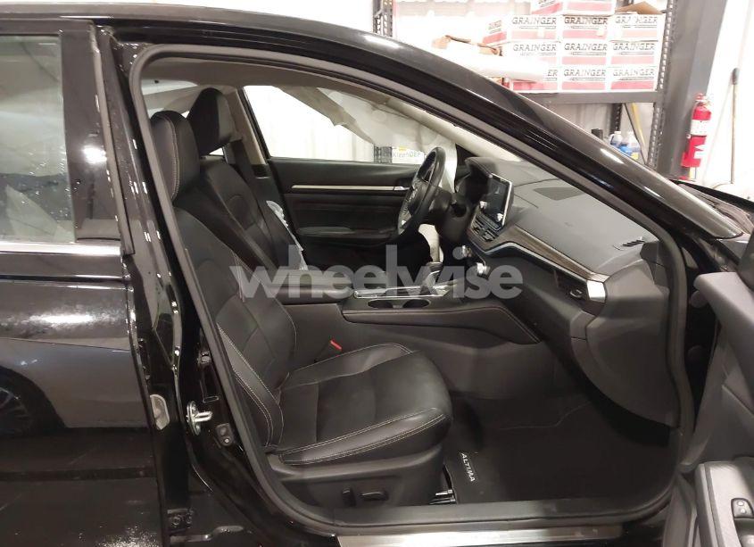 Photo 5 of 2019 Nissan Altima 2.5 PLATINUM (VIN 1N4BL4FV4KC210506)