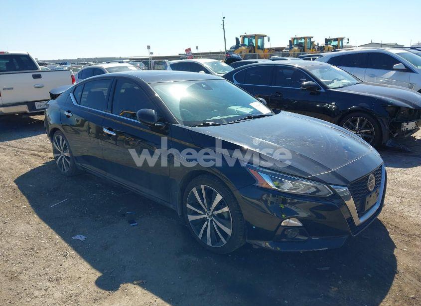 2020 Nissan Altima PLATINUM FWD (VIN 1N4BL4FV4LC156108) main photo