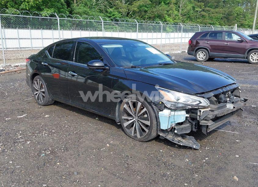 2019 Nissan Altima 2.5 PLATINUM (VIN 1N4BL4FV7KC104972) main photo