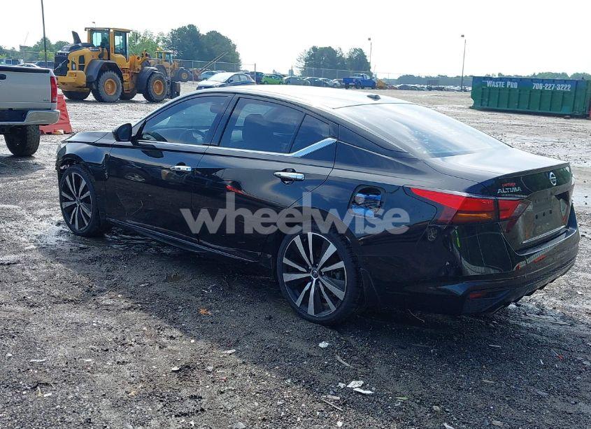 Photo 3 of 2019 Nissan Altima 2.5 PLATINUM (VIN 1N4BL4FV7KC104972)