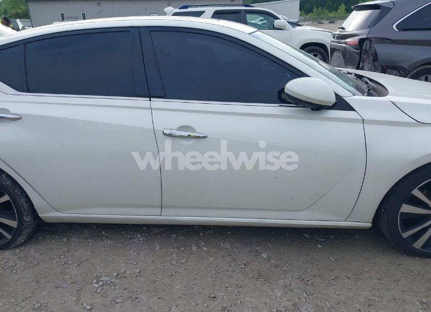 Photo 14 of 2019 Nissan Altima 2.5 PLATINUM (VIN 1N4BL4FVXKC116940)