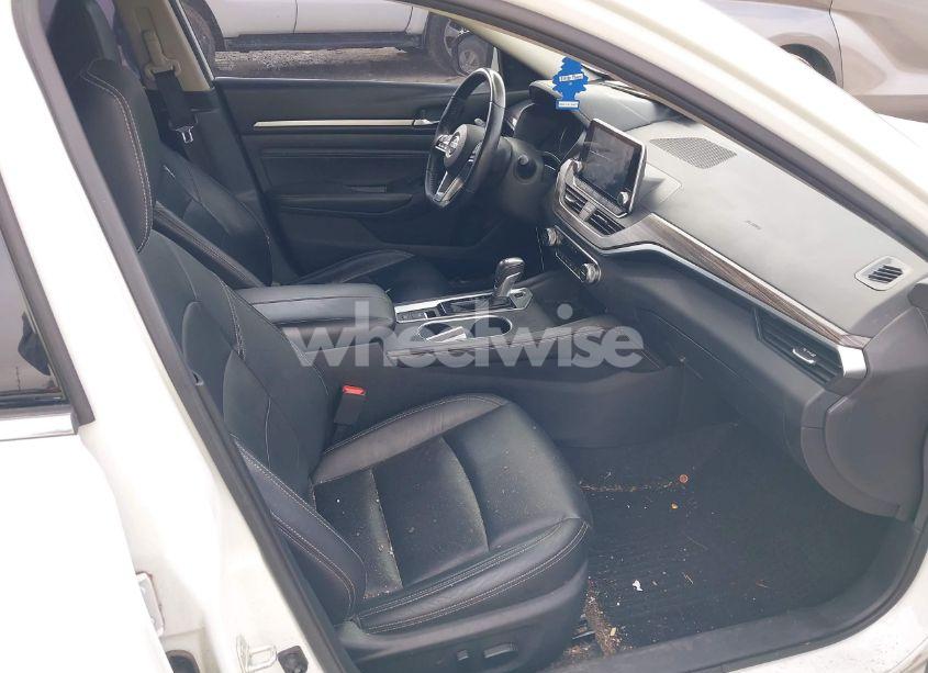 Photo 5 of 2019 Nissan Altima 2.5 PLATINUM (VIN 1N4BL4FVXKC116940)