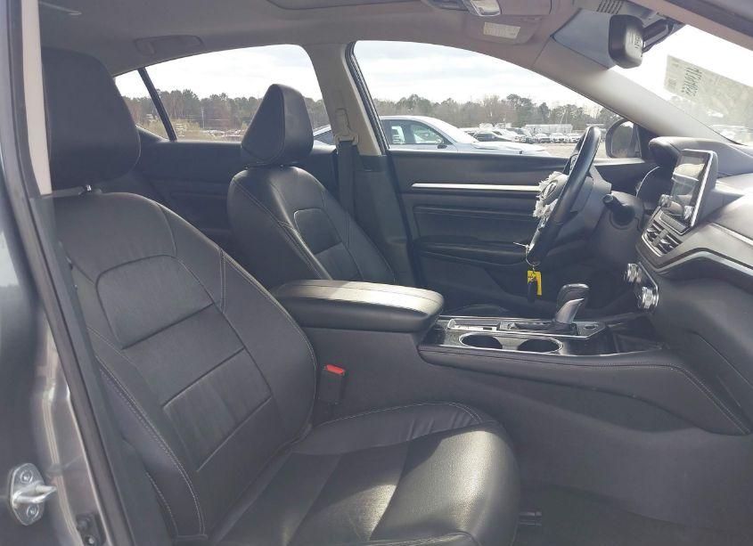 Photo 5 of 2020 Nissan Altima PLATINUM INTELLIGENT AWD (VIN 1N4BL4FW4LC154089)