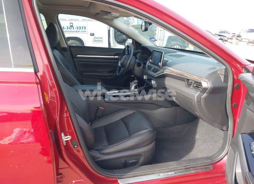 Photo 5 of 2021 Nissan Altima PLATINUM INTELLIGENT AWD (VIN 1N4BL4FW7MN383162)