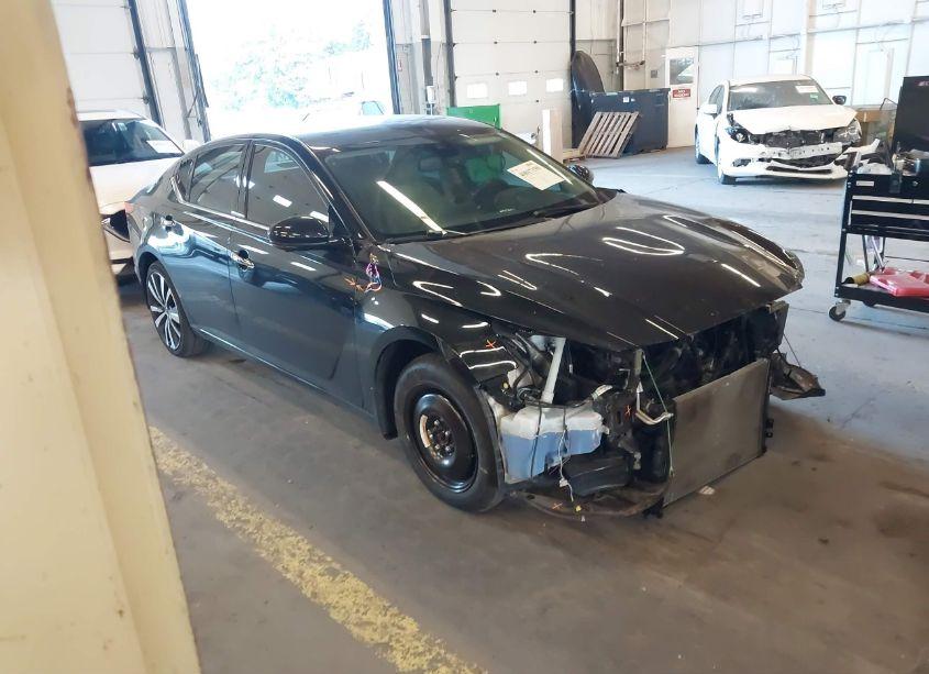 2021 Nissan Altima PLATINUM INTELLIGENT AWD (VIN 1N4BL4FW9MN340085) main photo