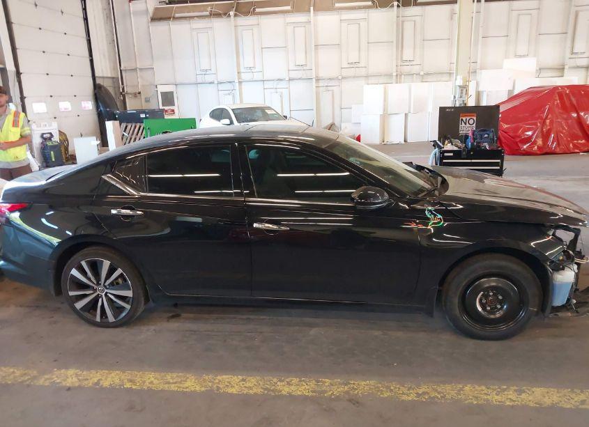 Photo 13 of 2021 Nissan Altima PLATINUM INTELLIGENT AWD (VIN 1N4BL4FW9MN340085)