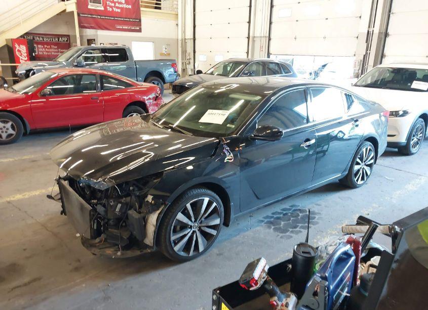 Photo 2 of 2021 Nissan Altima PLATINUM INTELLIGENT AWD (VIN 1N4BL4FW9MN340085)