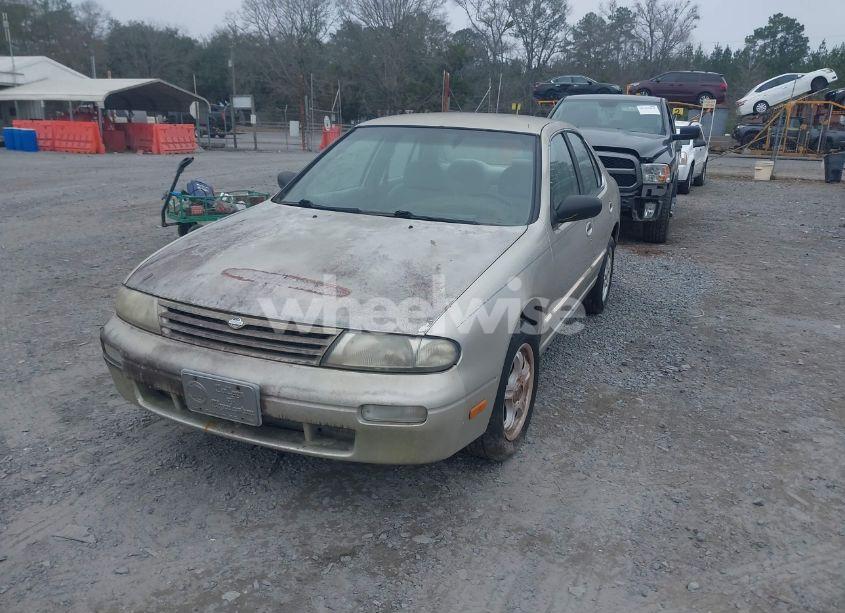 Photo 2 of 1996 Nissan Altima XE/GXE/SE/GLE (VIN 1N4BU31D4TC138195)