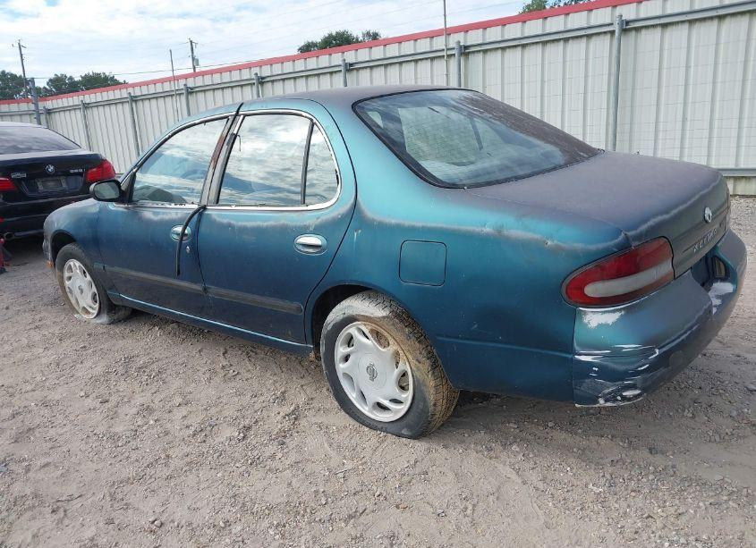 Photo 3 of 1997 Nissan Altima GLE/GXE/SE/XE (VIN 1N4BU31D9VC277337)