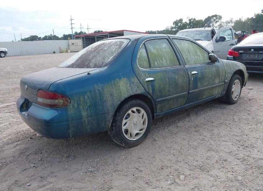 Photo 4 of 1997 Nissan Altima GLE/GXE/SE/XE (VIN 1N4BU31D9VC277337)