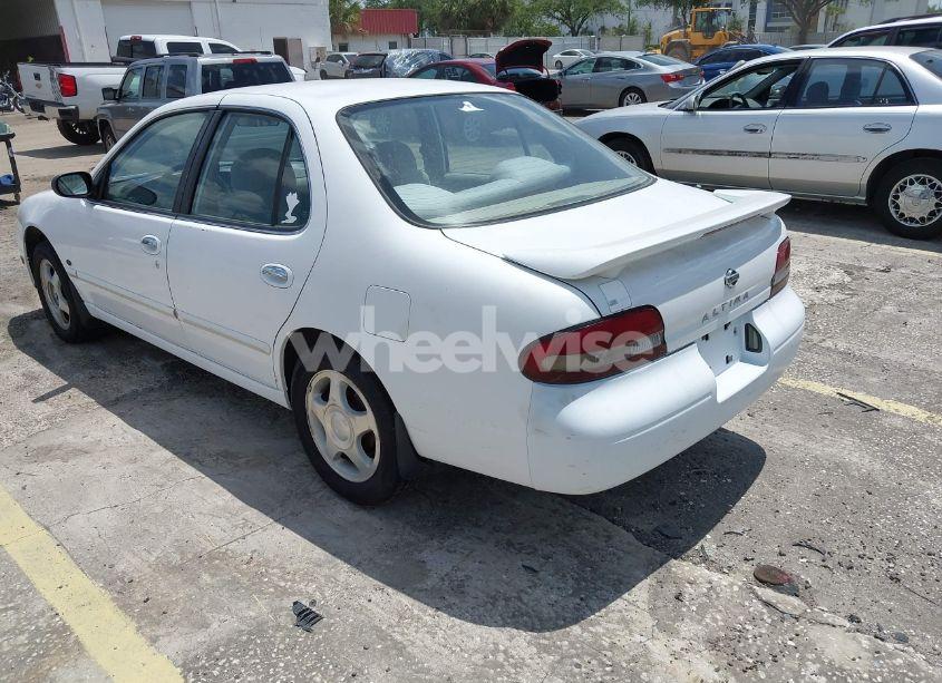 Photo 3 of 1997 Nissan Altima GLE/GXE/SE/XE (VIN 1N4BU31DXVC258666)