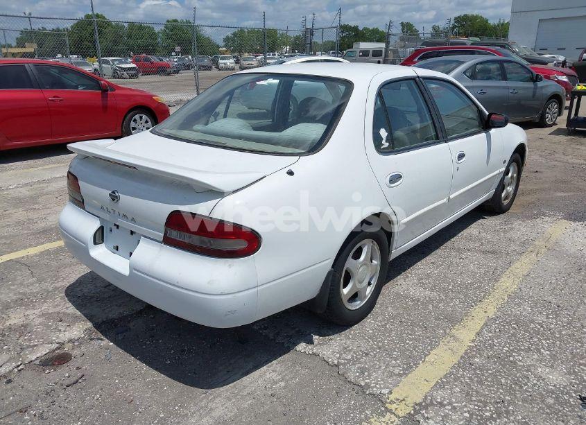 Photo 4 of 1997 Nissan Altima GLE/GXE/SE/XE (VIN 1N4BU31DXVC258666)