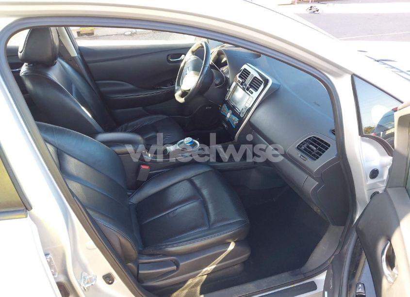 Photo 5 of 2017 Nissan Leaf SL (VIN 1N4BZ0CP6HC305848)